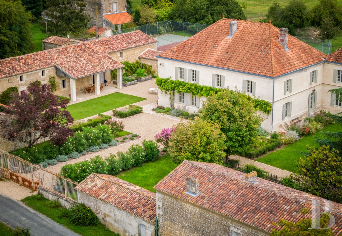 A former vineyard converted into a family home in Charente-Maritime, between Saintes and Royan - photo  n°5